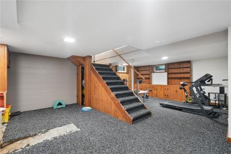 325 3rd Street S Coggon IA 52218