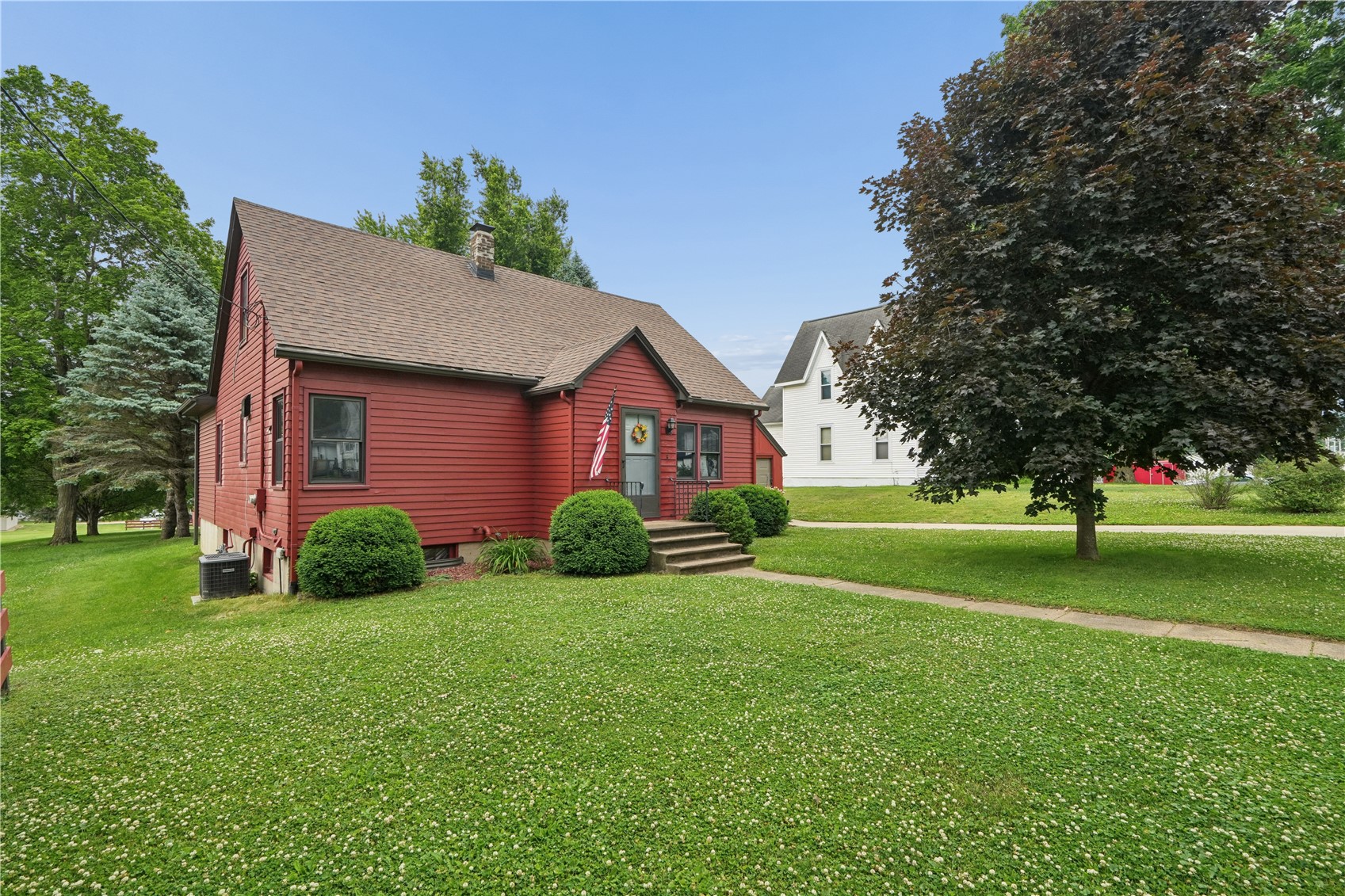 325 3rd Street S Coggon IA 52218