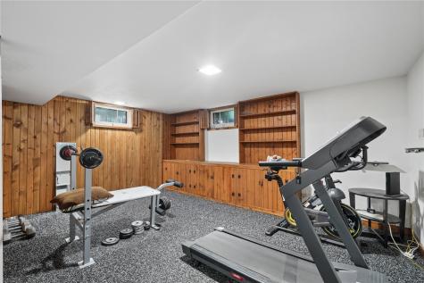 325 3rd Street S Coggon IA 52218