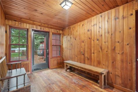 325 3rd Street S Coggon IA 52218