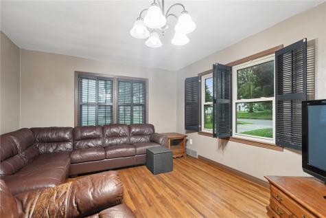 325 3rd Street S Coggon IA 52218