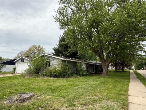 127 S Monroe Street Lisbon IA 52253