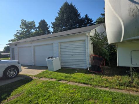 202 15th Street Belle Plaine IA 52208