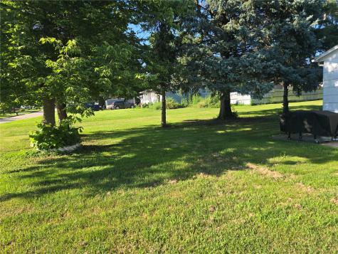 202 15th Street Belle Plaine IA 52208