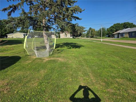 202 15th Street Belle Plaine IA 52208