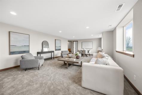 7052 Stags Leap Marion IA 52302