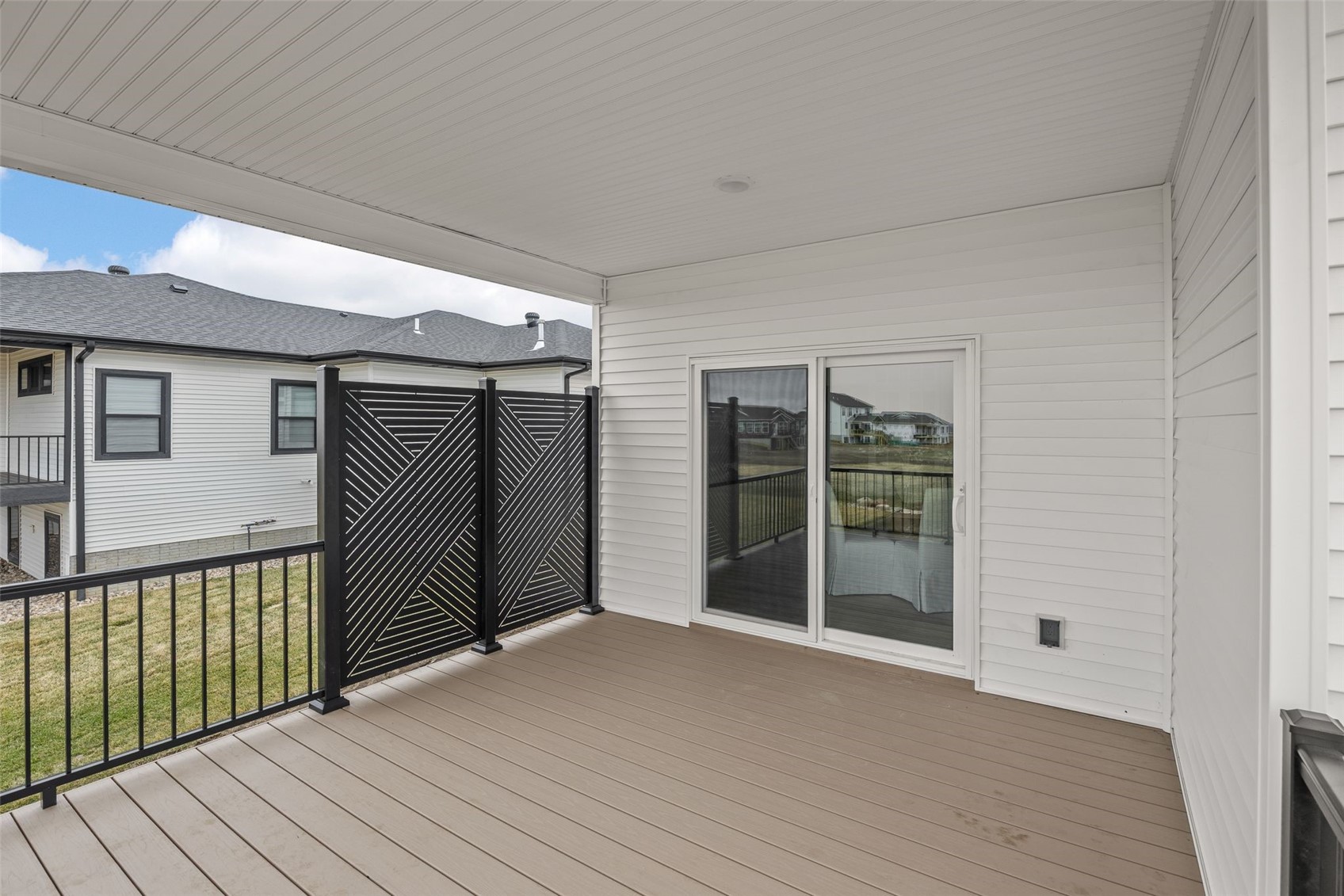 7052 Stags Leap Marion IA 52302