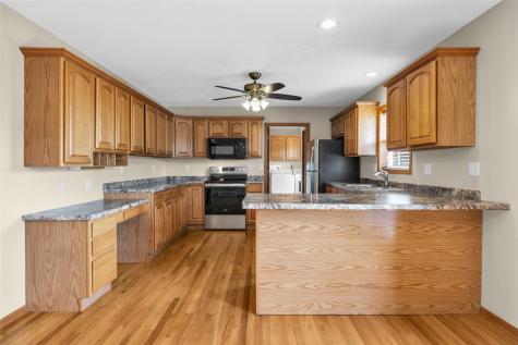 755 Deerfield Ddr Marion IA 52302