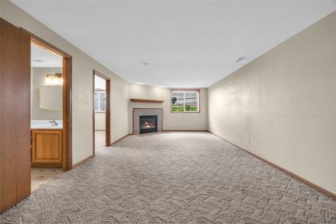 755 Deerfield Ddr Marion IA 52302