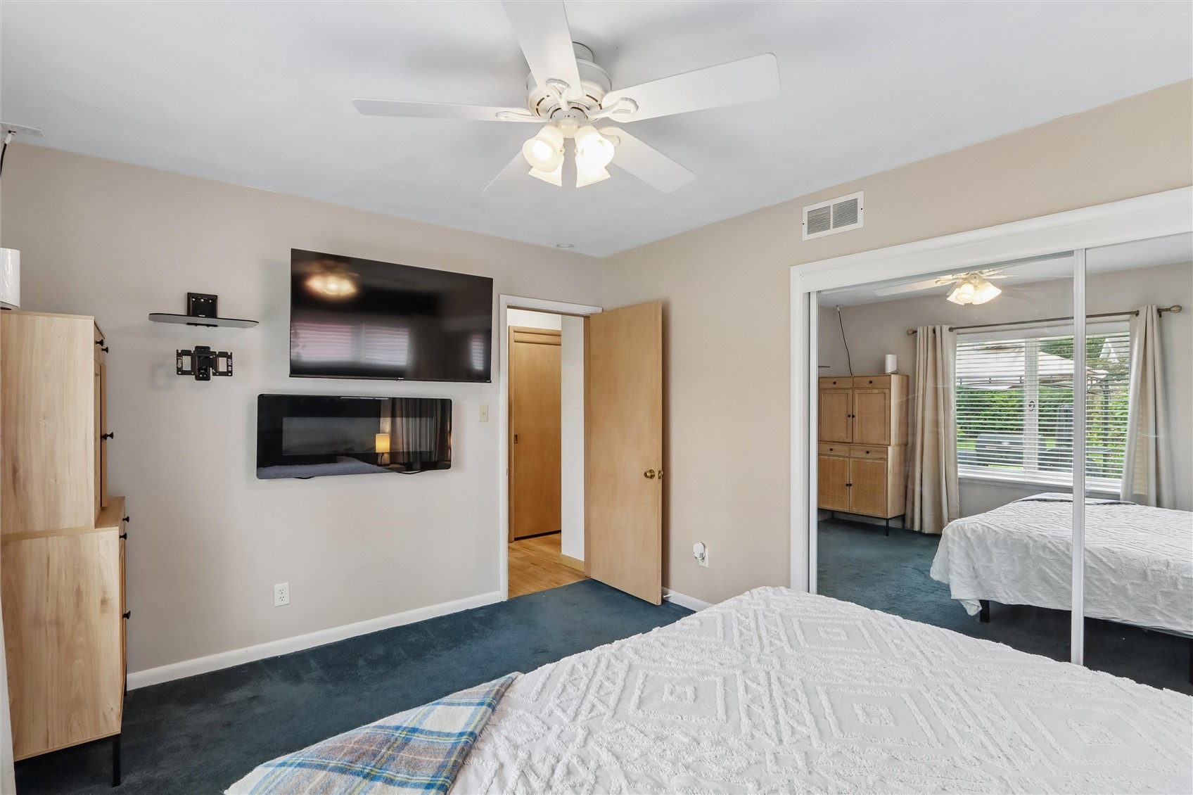 1241 29th Street NE Cedar Rapids IA 52402