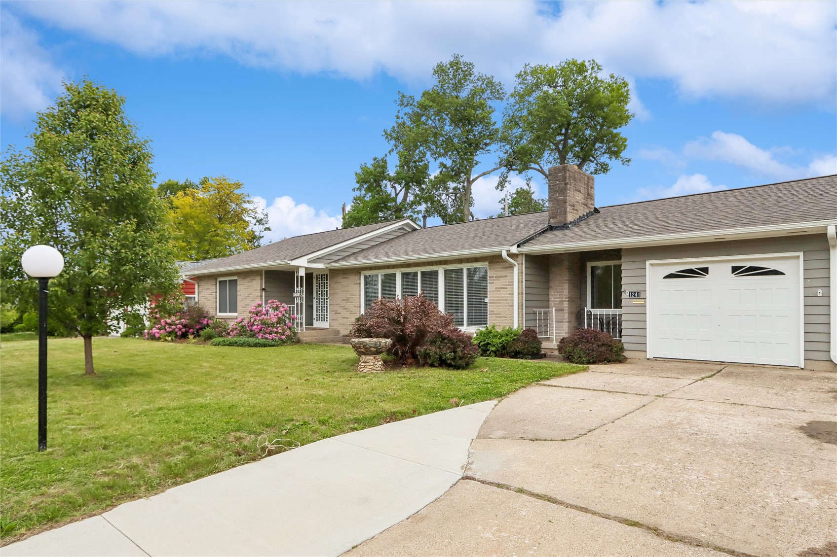 1241 29th Street NE Cedar Rapids IA 52402