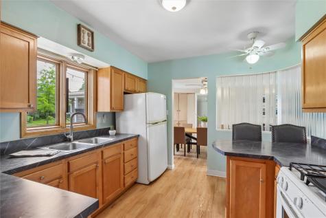 1241 29th Street NE Cedar Rapids IA 52402