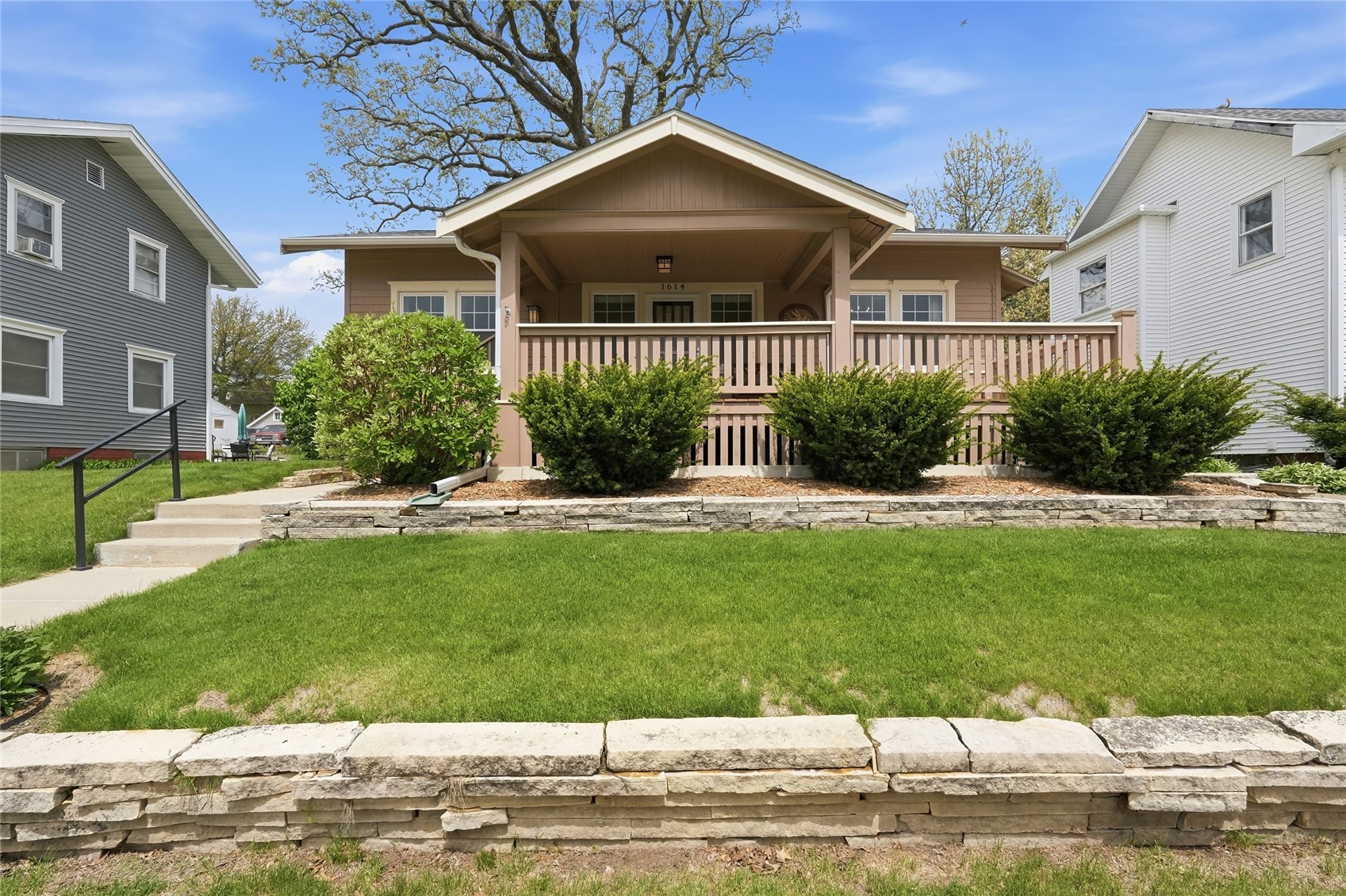 1614 J Avenue NE Cedar Rapids IA 52402