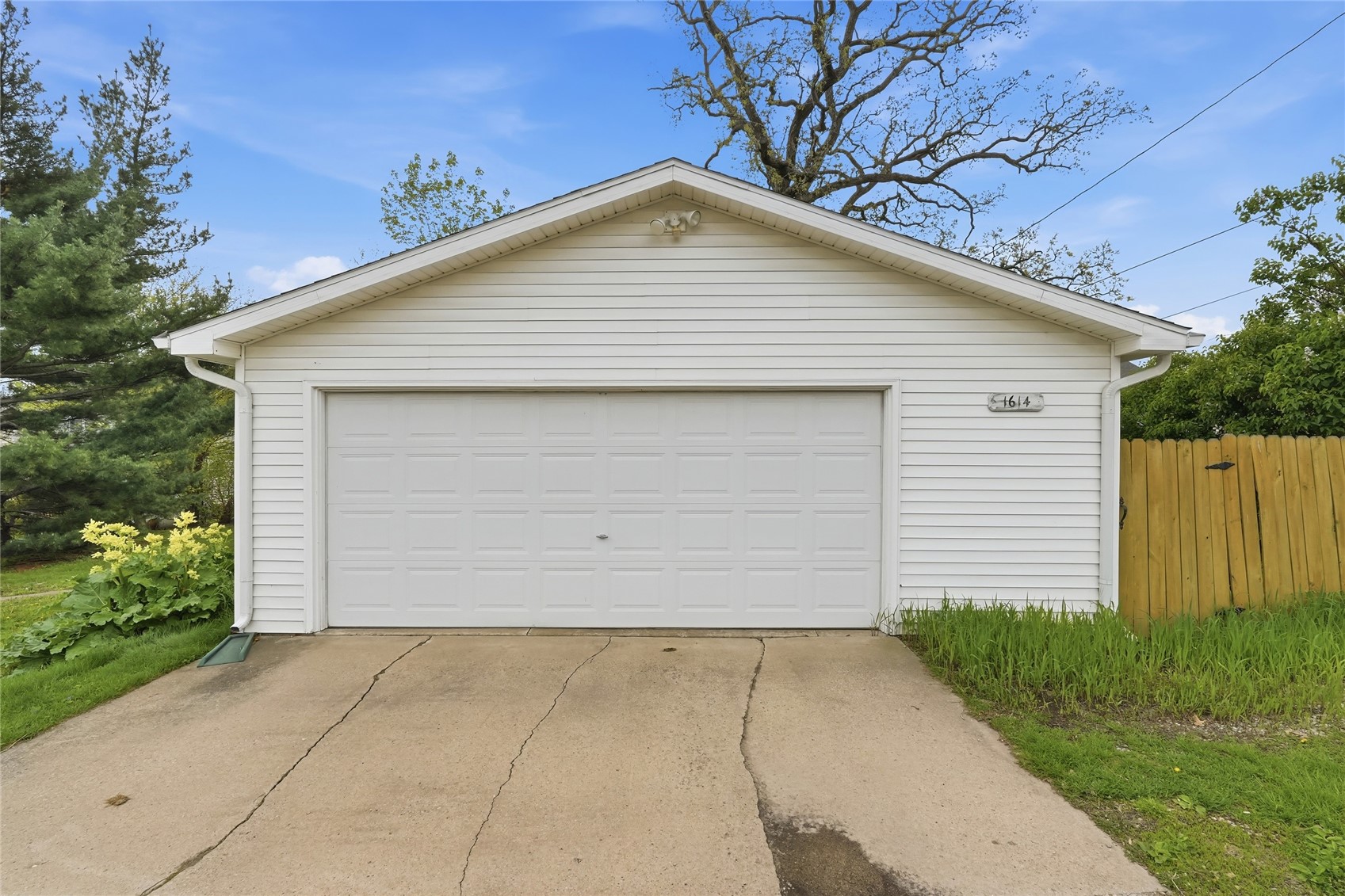 1614 J Avenue NE Cedar Rapids IA 52402