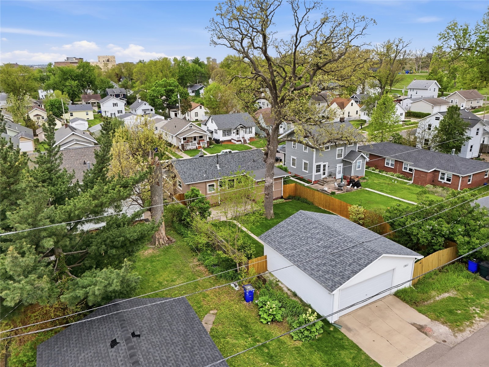 1614 J Avenue NE Cedar Rapids IA 52402