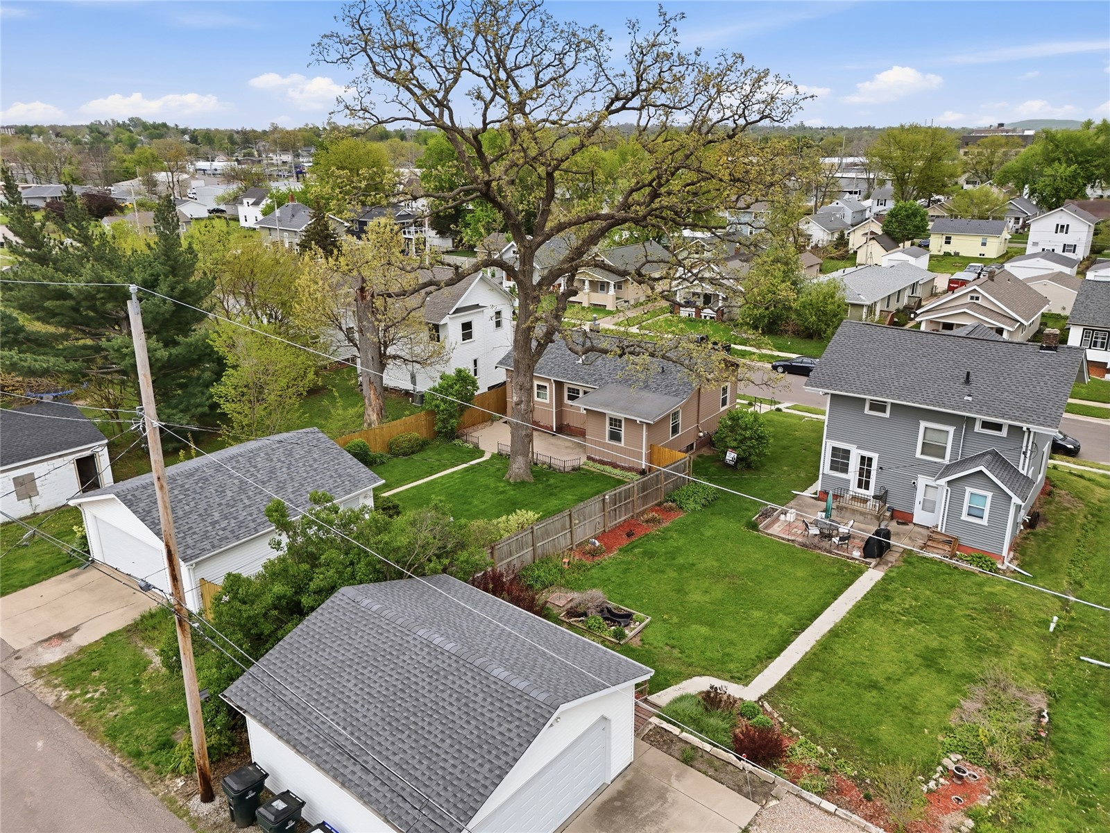 1614 J Avenue NE Cedar Rapids IA 52402