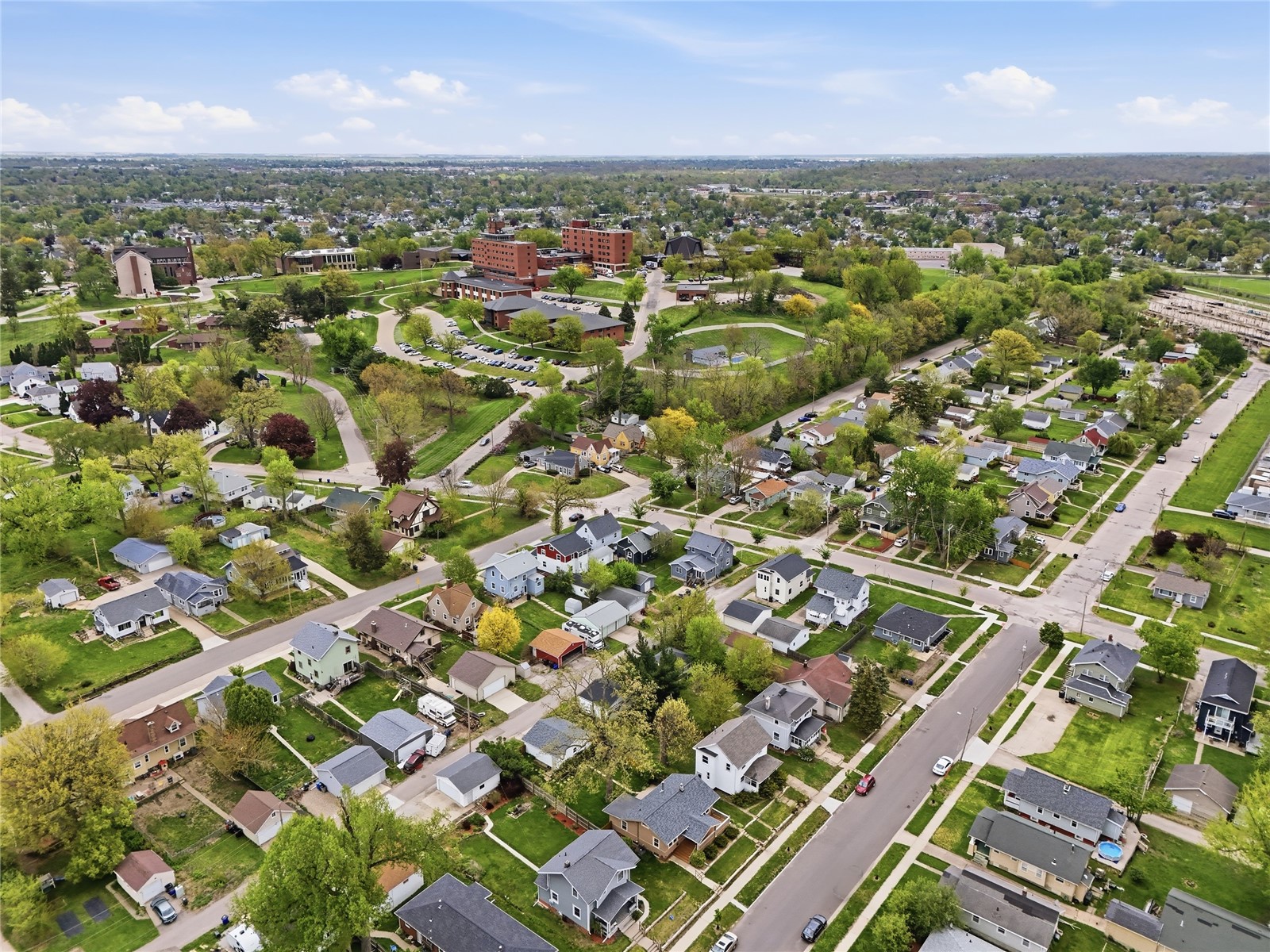 1614 J Avenue NE Cedar Rapids IA 52402