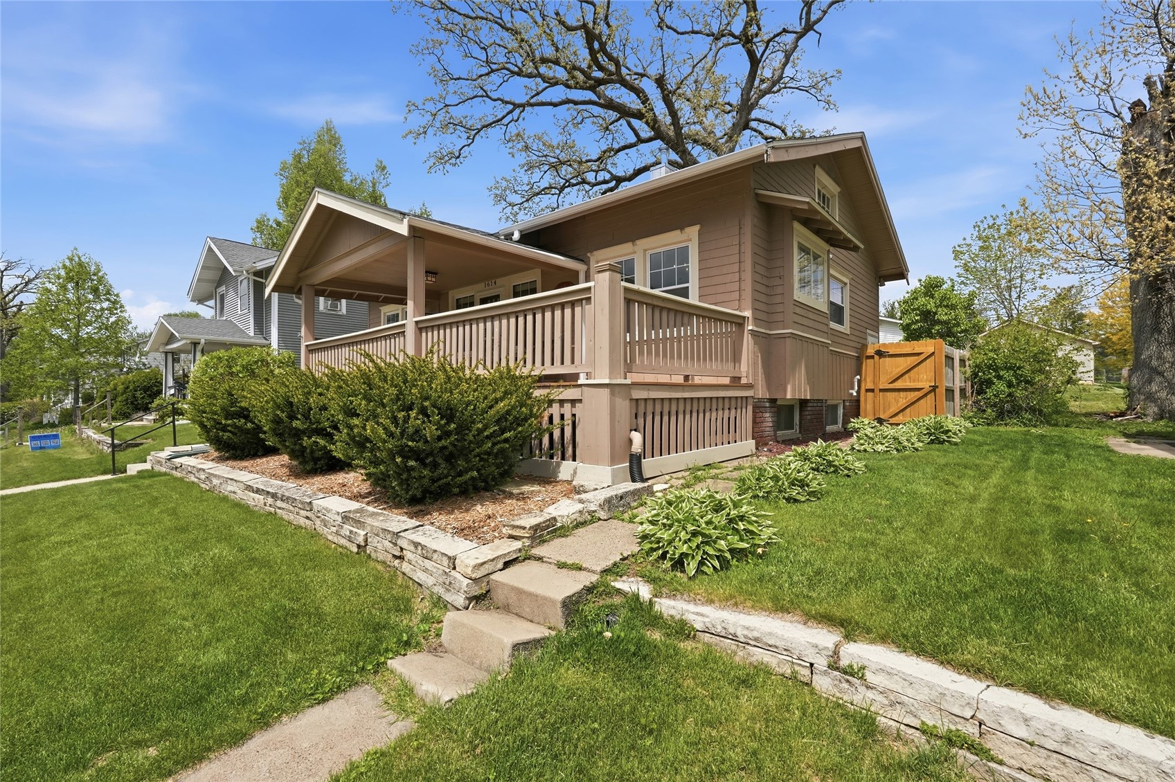 1614 J Avenue NE Cedar Rapids IA 52402