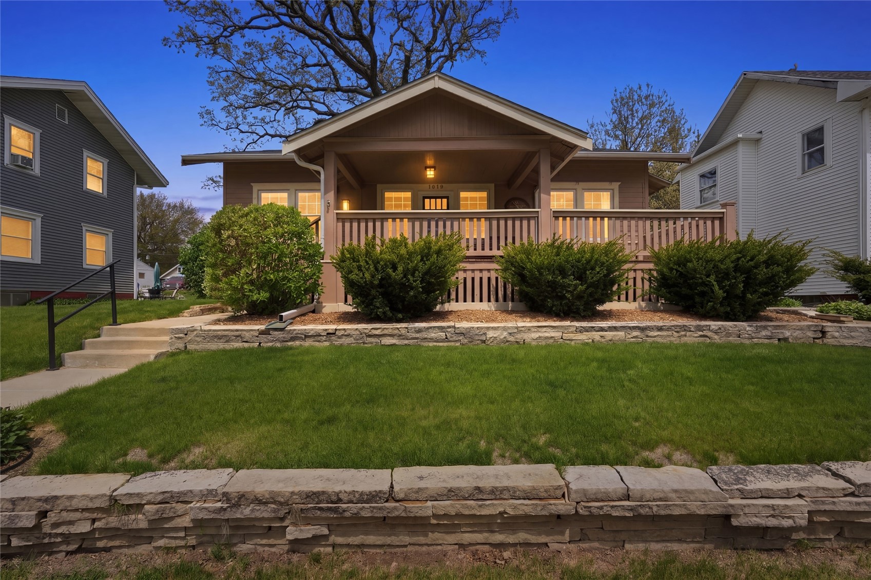 1614 J Avenue NE Cedar Rapids IA 52402