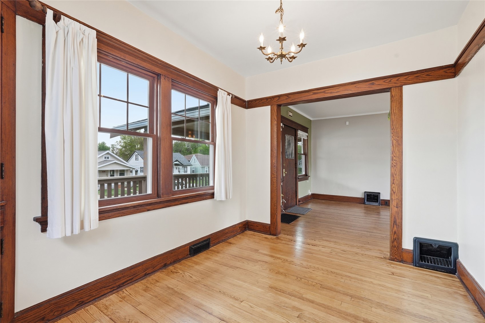 1614 J Avenue NE Cedar Rapids IA 52402