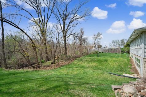 1021 Norwood Drive SE Cedar Rapids IA 52403