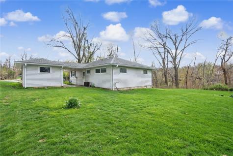 1021 Norwood Drive SE Cedar Rapids IA 52403