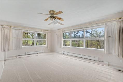 1021 Norwood Drive SE Cedar Rapids IA 52403