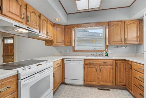 1021 Norwood Drive SE Cedar Rapids IA 52403