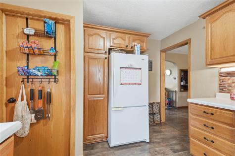 506 1st Street E Newhall IA 52315