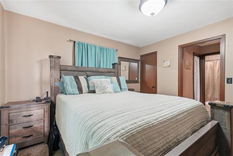 506 1st Street E Newhall IA 52315