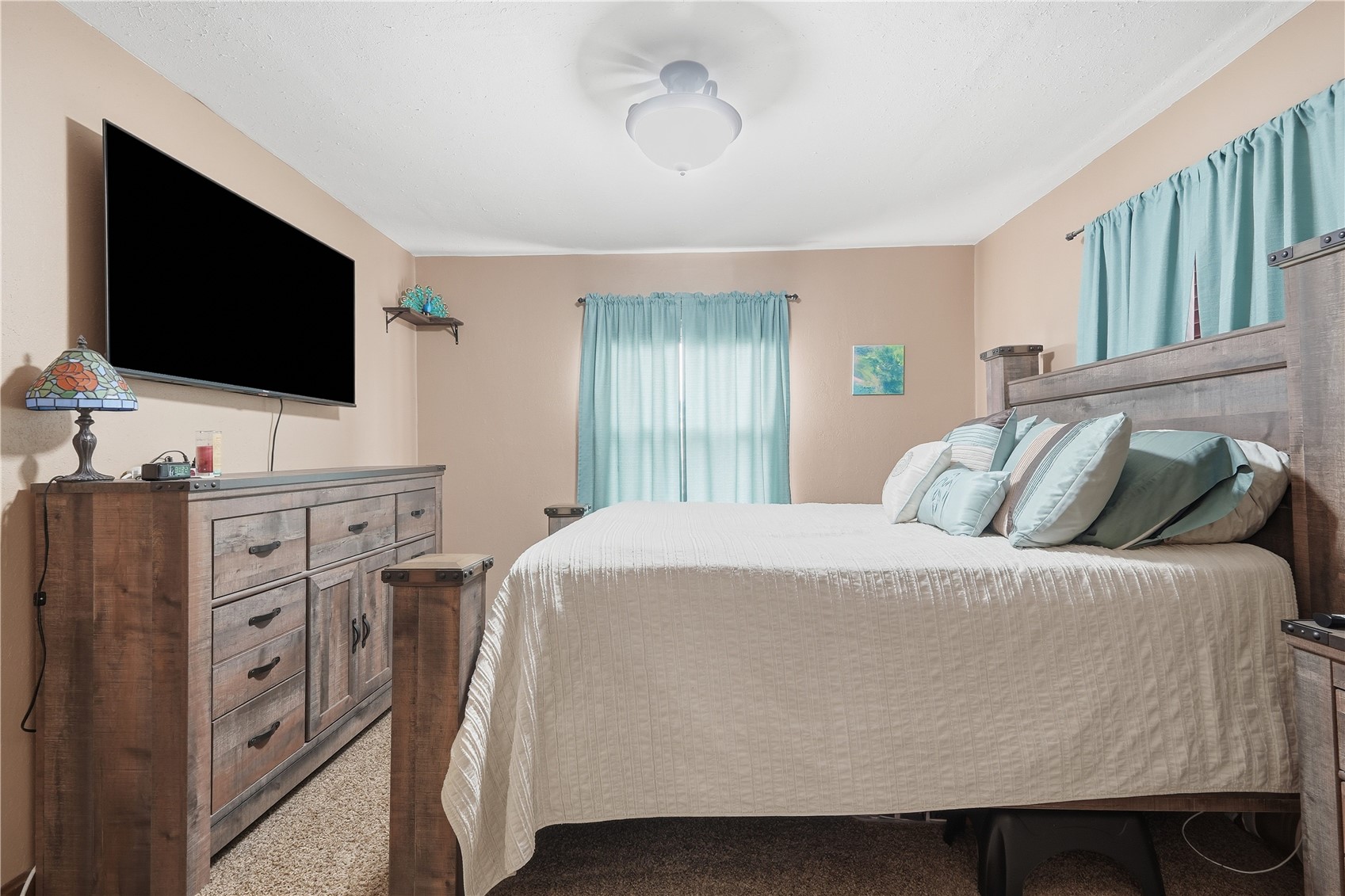 506 1st Street E Newhall IA 52315