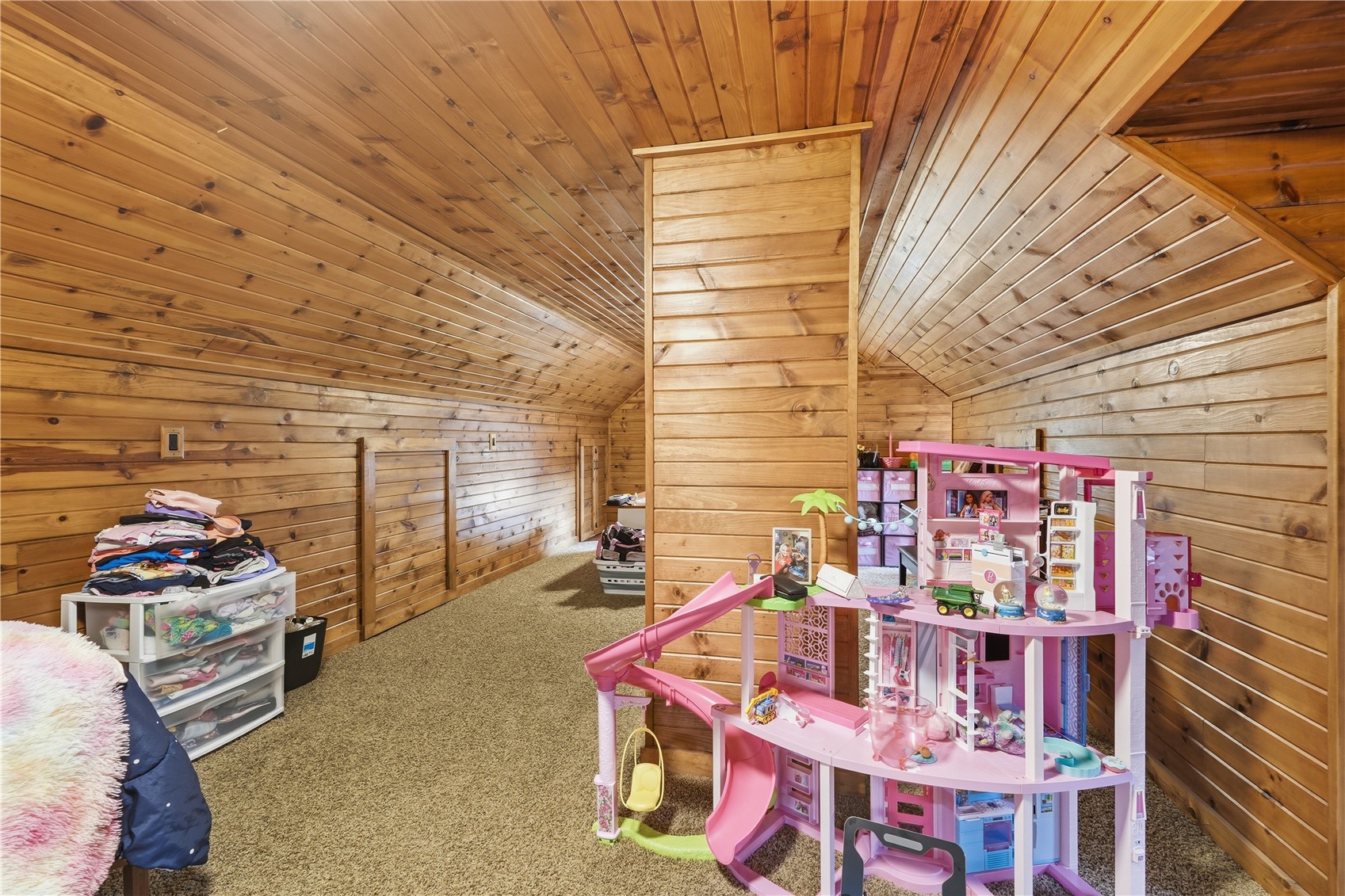 506 1st Street E Newhall IA 52315