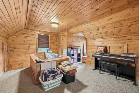 506 1st Street E Newhall IA 52315