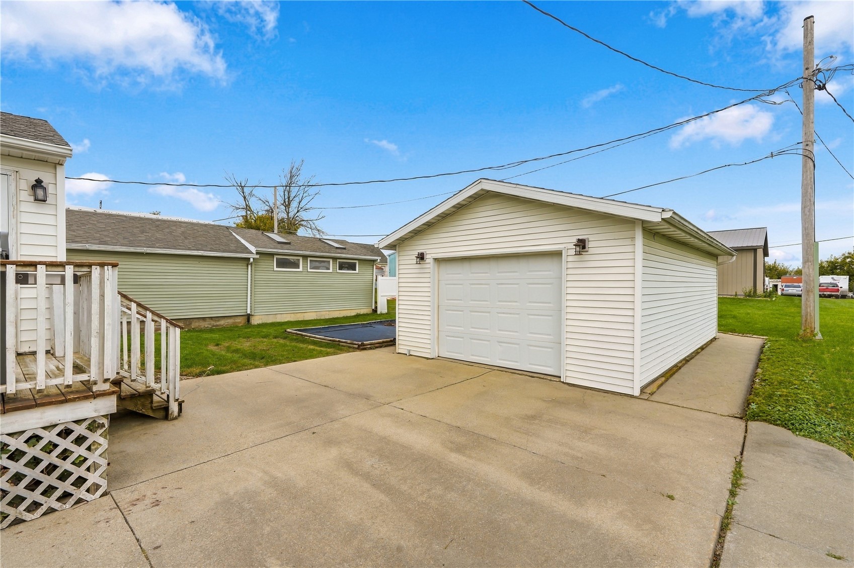 506 1st Street E Newhall IA 52315