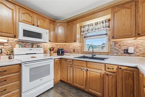 506 1st Street E Newhall IA 52315
