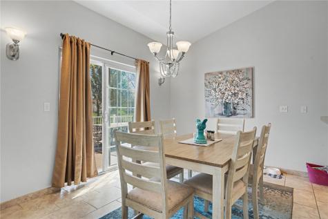 325 N 16th Avenue Hiawatha IA 52233