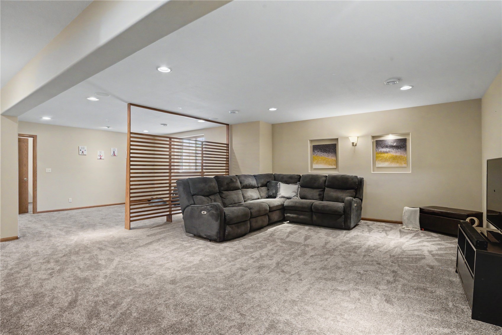 325 N 16th Avenue Hiawatha IA 52233