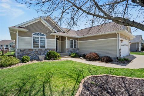 325 N 16th Avenue Hiawatha IA 52233