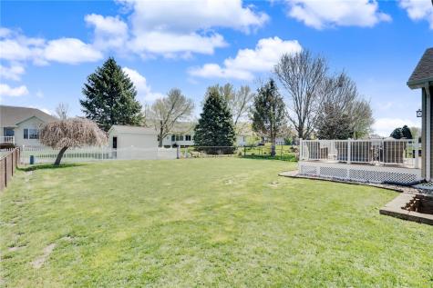 325 N 16th Avenue Hiawatha IA 52233
