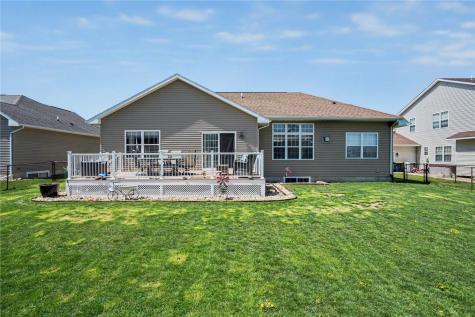 325 N 16th Avenue Hiawatha IA 52233