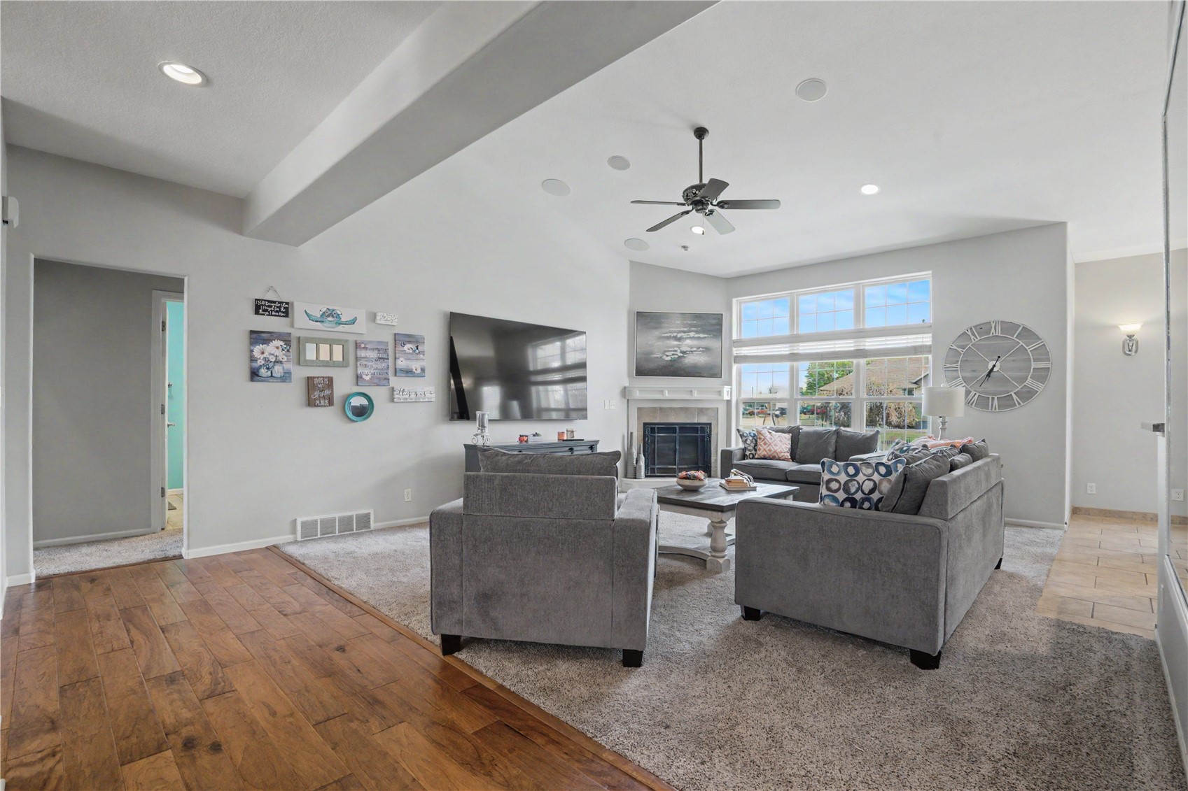325 N 16th Avenue Hiawatha IA 52233