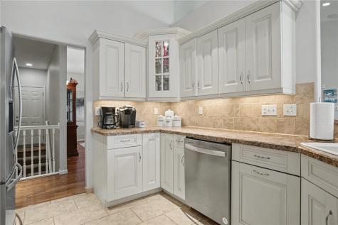 325 N 16th Avenue Hiawatha IA 52233