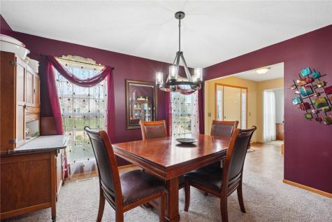 501 Limerock Drive NW Cedar Rapids IA 52405