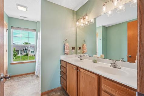 501 Limerock Drive NW Cedar Rapids IA 52405
