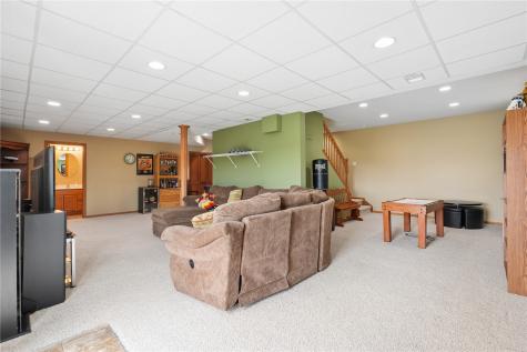 501 Limerock Drive NW Cedar Rapids IA 52405