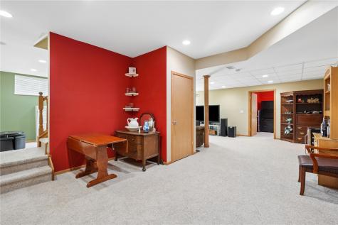 501 Limerock Drive NW Cedar Rapids IA 52405