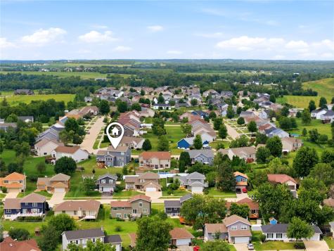 501 Limerock Drive NW Cedar Rapids IA 52405