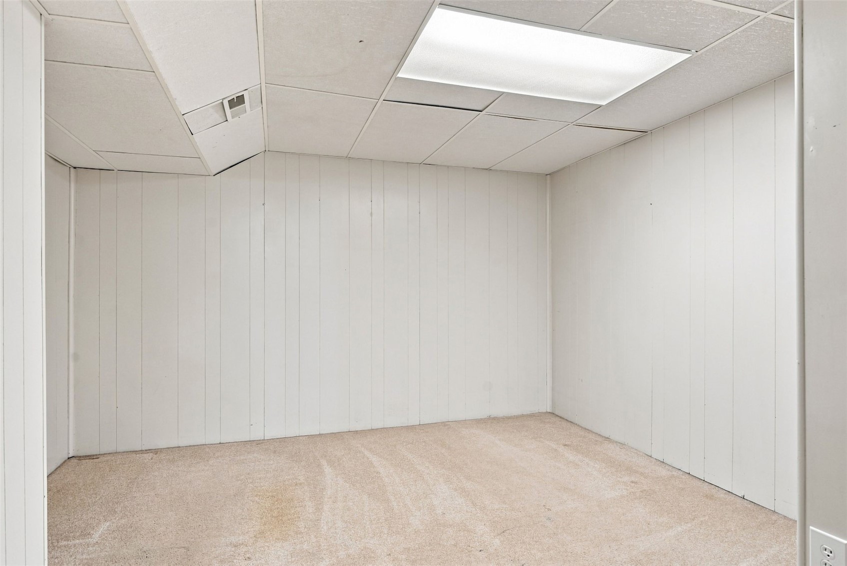 505 S Troy Road Robins IA 52328