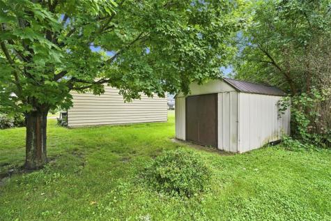 505 S Troy Road Robins IA 52328