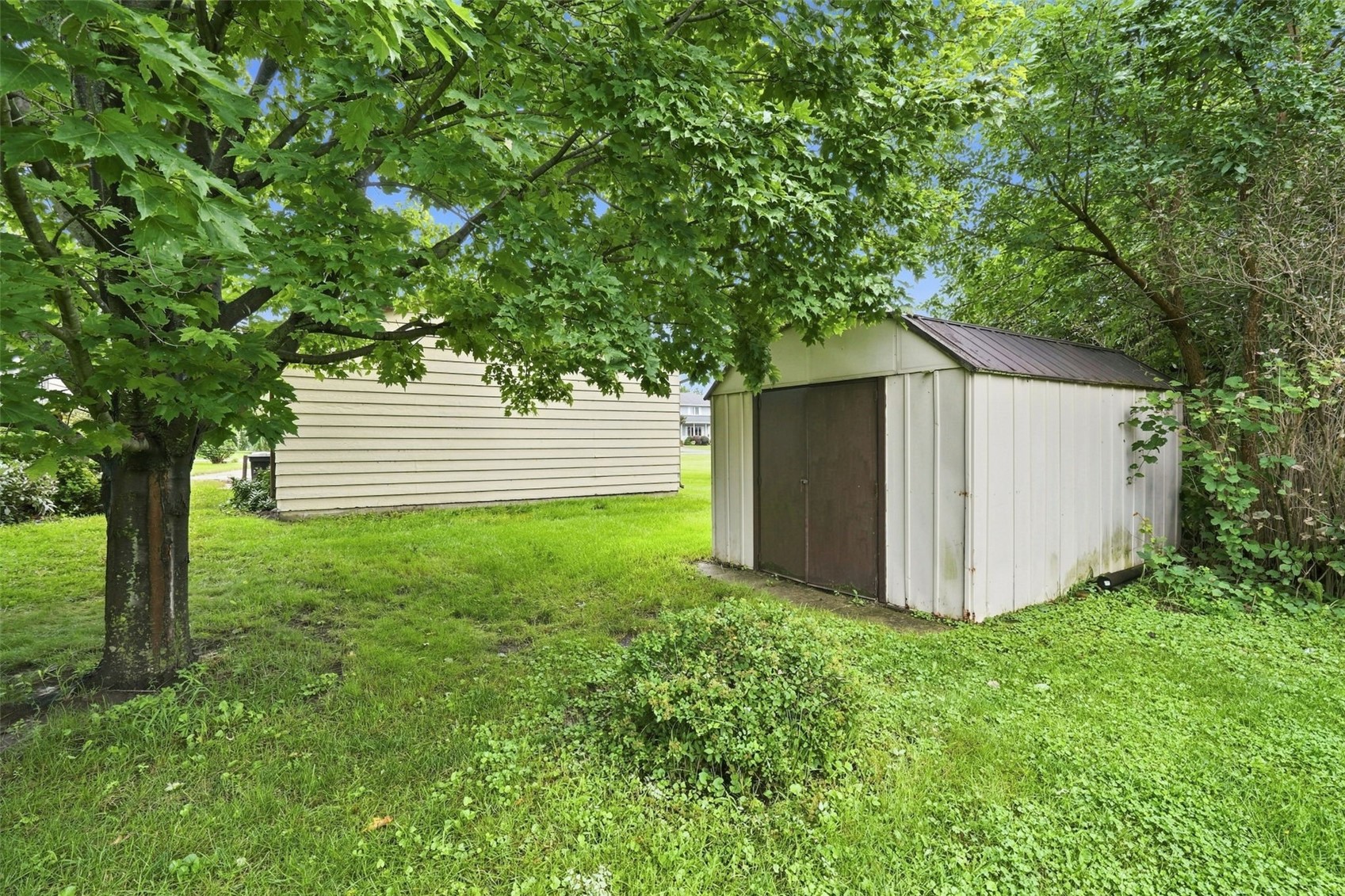 505 S Troy Road Robins IA 52328